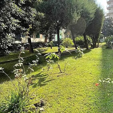 Pensión Vesuvius115 4*